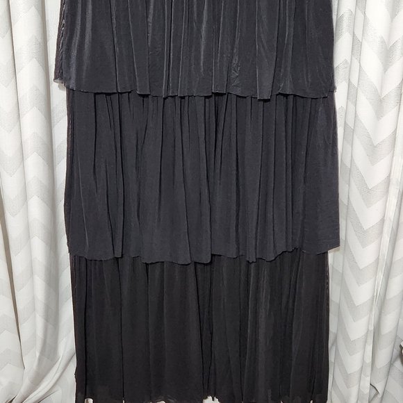 Club L London Tiered Black Dress - Picture 6 of 8